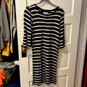 Velvet dress with flutter sleeves- size M